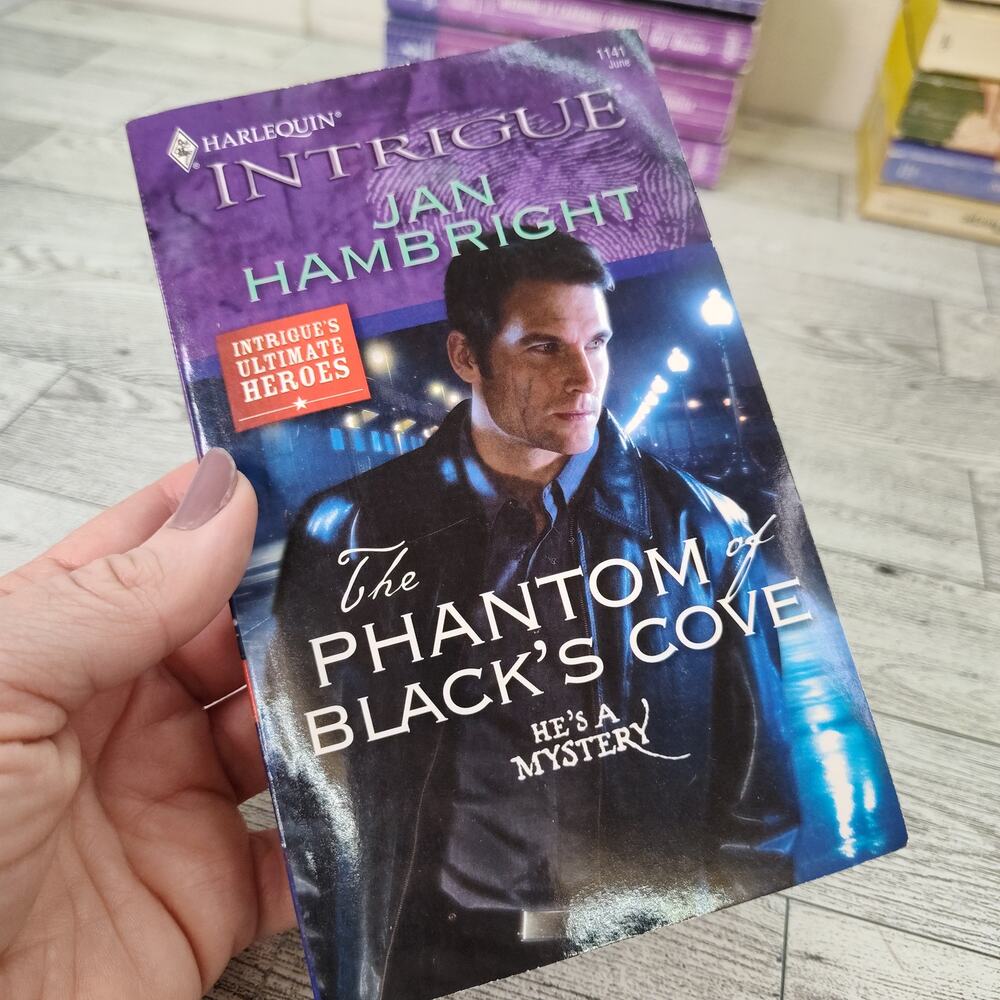 Phantom of Black's Cove Jan Hambright 2009 Harlequin Intrigue Paperback‎ Romance
